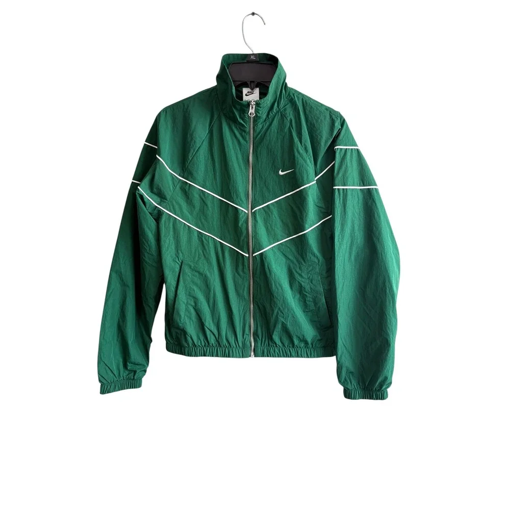 Nike Size XS Green White Windrunner Windbreaker Jacket Full Zip Outdoor Travel